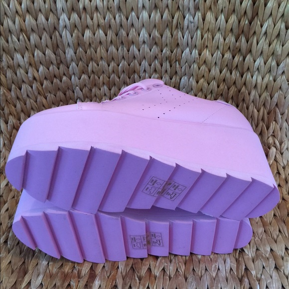 💕NIB YRU Pink Platform Sneakers💕 - Picture 4 of 5